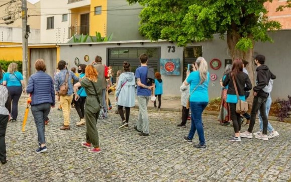 Exposição portões que falam