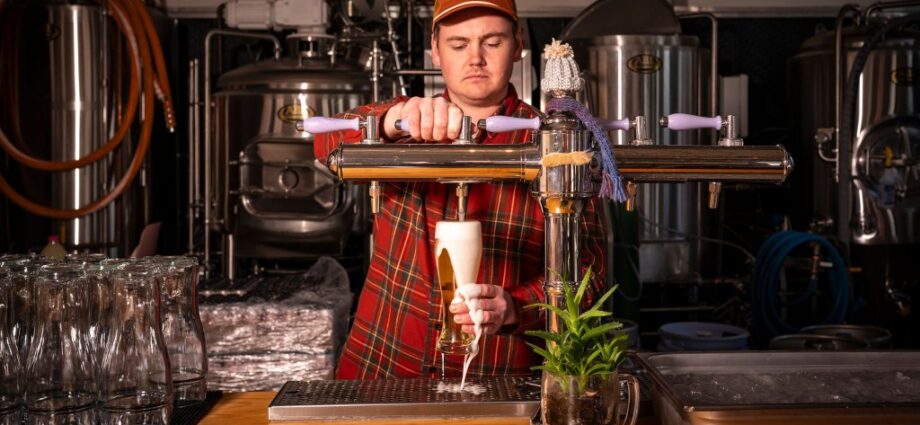 Craft Beer Breweries Are Embracing the Japanese Sharp Pour | PUNCH