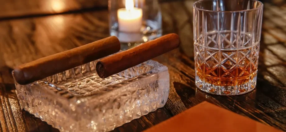 credito: Embracing the Cigar Luxury Lifestyle for Cigar and Pipe Aficionados